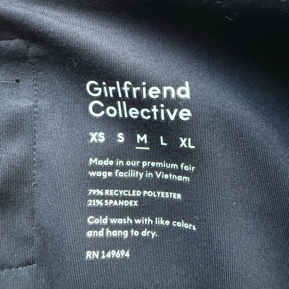 Girlfriend Collective Black Compressive High-Rise Leggings. - Picture 5 of 10